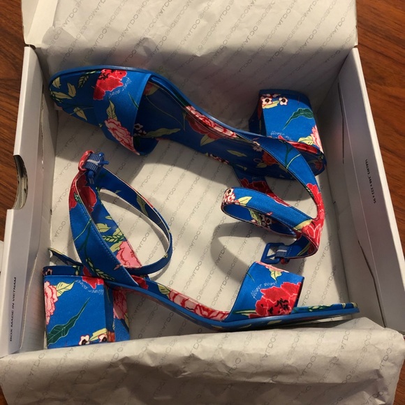 Aldo Lola Sandals - Picture 3 of 6